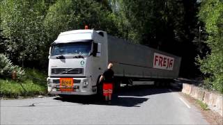 Lithuanian vehicle stuck in Norwegian ditch [upl. by Kauffman]