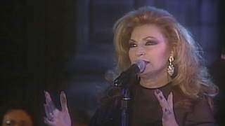 Rocío Jurado interpreta «Como una ola» 2001 [upl. by Oeram]