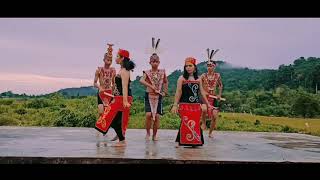 Tari Adat Dayak  Tari Galumpangk   UJIAN PRAKTEK [upl. by Sherlocke]