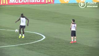 Concours de skills entre Valbuena et Pogba à lentraînement [upl. by Cattier]