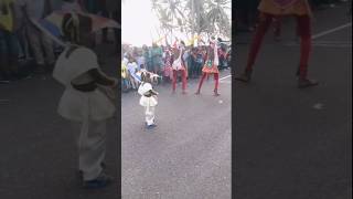 අනේ බලන්න කෝ එයාගෙ නැටුම little baby dance with buddhist flag dakune dewinuwara dance සබ් ඔනි ❤❤❤ [upl. by Sesylu]