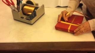 Tutorial impacchettare un regalo [upl. by Zillah]