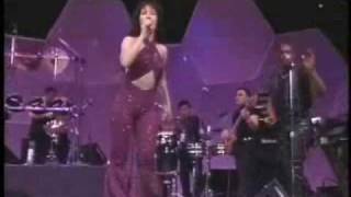 Selena  La Carcacha live [upl. by Vedetta]