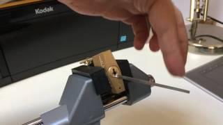 014 Master Lock 140 single pin picking [upl. by Norrabal]