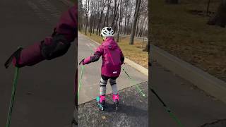 Slalom training on wheels for young skiers школаоксаныдегтяревой ski skialpin skifahren roller [upl. by Hume]