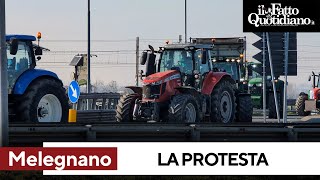 La protesta degli agricoltori a Melegnano i trattori in corteo [upl. by Ajtak]