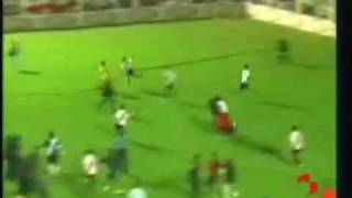 Batalla campal en el fútbol argentino [upl. by Nomaid]