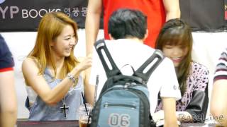 130713 영풍문고 종로점 애프터스쿨 팬사인회 레이나 VS 유이 1차전 [upl. by Sitelc]