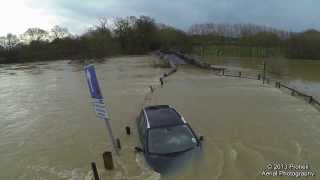 Christmas Day Floods  Maidstone  Teston Bridge [upl. by Anirehtac]