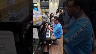 Piano en Gare Saint Lazare [upl. by Kelwen437]