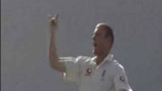 Cricket  Andrew Flintoff V Simon Katich  Ashes 2005 D [upl. by Ahseetal295]