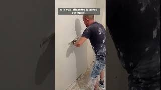 Cómo enjarrar alisar una pared con yeso o perliescayola [upl. by Ahola131]