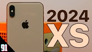 Using the iPhone XS in 2024  Review [upl. by Hilliary]