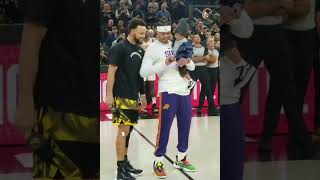 Stephen Curry presents his brotherinlaw Damion Lee his Warriors NBA championship ring before game [upl. by Bergen]