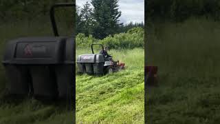 Exmark Lazer Z ESeries 60” ZeroTurn Mower In Action [upl. by Rivalee]