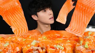 통연어 한입 먹방 대왕 연어 유부초밥 까지 GIANT SALMON SASHIMI amp SALMON SUSHI MUKBANG ASMR EATING SOUNDS サーモン [upl. by Dela]