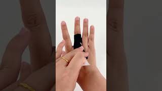 Kinesiology tape can relax soft tissue and prevent middle finger tenosynovitis [upl. by Anairad]