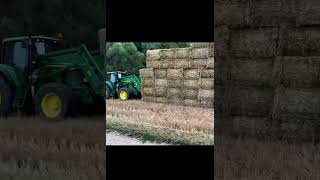 John Deere schiebt Quaderballen💪 [upl. by Renault839]