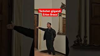 Terbohet gjigandi Erion Brace nis sulmin ndaj Albana Vokshit [upl. by Raji962]