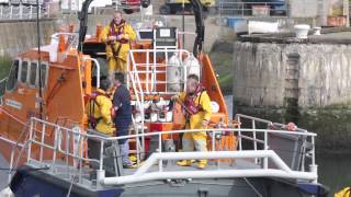 Man dies after taxi plunges into Peterhead Harbour [upl. by Galitea14]