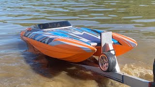 Luanching a Traxxas M41  RC Boat Launching and Recovery [upl. by Aynotal]