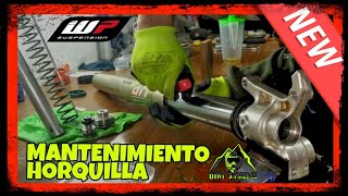 🥇 Como cambiar RETENES y ACEITE horquilla moto WP  Mantenimiento Enduro y Motocross [upl. by Donella294]