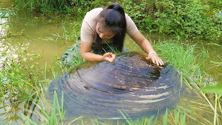 I awakened the pearl clam that had been sleeping for a hundred years and it brought me great wealth [upl. by Antoine]