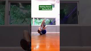 Baile Tutting 2024 Marian Style dance 🕺🎵 Bailando Libre  Freestyle Dancing tuttingdance Footwork [upl. by Flann]