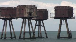 MV Balmoral passes abandoned offshore WWII Anti Aircraft forts off Herne Bay 220710 HD [upl. by Panther]