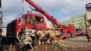 Wydobyto wóz OSP Stronie Śląskie zniszczony w powodzipsp osp straż wyjazd alarmowo powódź [upl. by Nnaira]