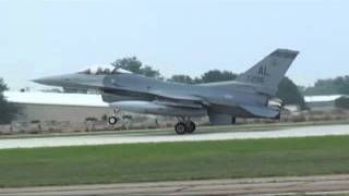 NEW F16 Crash Oshkosh Footage quotAir Venture 2011quot Rear Flaps Not Deployed [upl. by Germana552]