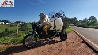 triciclo agrícola da jc com pulverizador pecuario direcionado a pastagens [upl. by Rimma440]