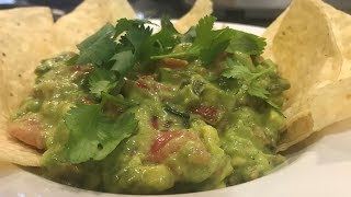 Creamy Avacado and Roasted Pepper Salsa Spicy Guacamole [upl. by Hakkeber]