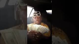 Man gets robbed at gunpoint flaunting money on IG Live [upl. by Ecinwahs]