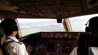 Landing at Heathrow seen from the cockpit [upl. by Bluefield]