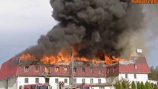 Pożar hotelu Baron w Nadarzynie 18082012 [upl. by Niar]