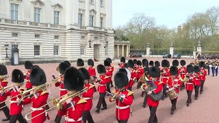 Cérémonie au palais de Buckingham pour lanniversaire de lEntente cordiale  AFP Images [upl. by Sage374]