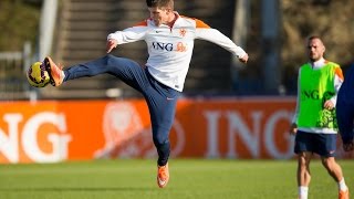 Goede generale voor aanvalsduo Van Persie en Huntelaar [upl. by Strickman]