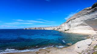 On se sent tout petit avec cette vue sur Bonifacio au pied des Falaises de Capo Pertusato en Corse [upl. by Aeuhsoj]