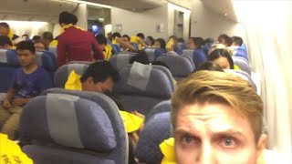 Man films inside cabin during emergency landing [upl. by Erolyat248]