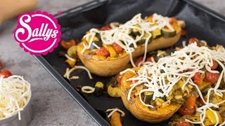 Ofenrezept superleckerer Butternut Kürbis mit Gemüse und Käse  Sallys Welt [upl. by Gnouv]