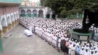 Maulana Arshad Madni Ahata Molsiri Darul uloom deoband me Namaz e Janaza Parahate Huye [upl. by Eiramlehcar]