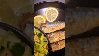 BALIK KIZARTMASI FISCHLimonlu ve Çıtır sardalya cooking balık fish fisch food youtubeshorts [upl. by Devad]