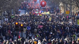 Terzo giorno di sciopero contro la riforma delle pensioni [upl. by Buckler318]