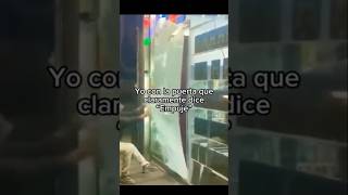 CUANDO LA PUERTA DICE EMPUJE 🗣🤣🤪 humor edit viral viralshorts [upl. by Wilen]