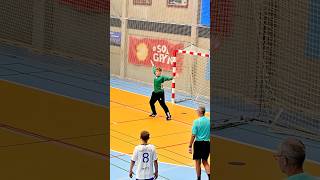 Rare 🙌 handballgoalkeeper handball handballlife handballsaves håndbold goalielife goalie [upl. by Bobbe]