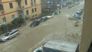 GIOANT2000  Alluvione Genova via Isonzo 4 11 11mp4 [upl. by Ramonda478]