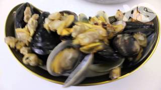 Cozze e Vongole in Zuppa di Zafferano [upl. by Demeter943]