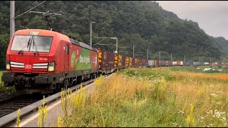 SUPER TRENO lungo SEICENTO METRI prende la curva di QUARTINO Svizzera [upl. by Nnayrb]