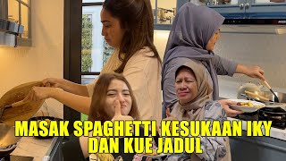 Masak spaghetti kesukaan Iky dan kue jadul [upl. by Alisia836]